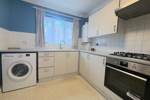 3 bedroom detached house to rent, Ivybridge Close, Uxbridge, UB8