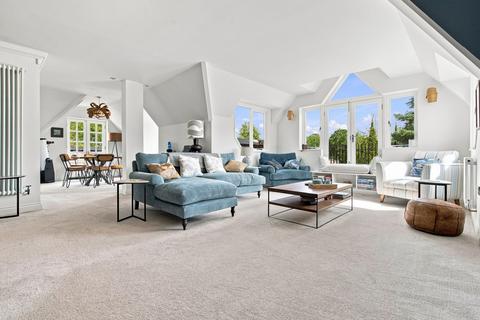 3 bedroom penthouse for sale, Lambton House, Windsor