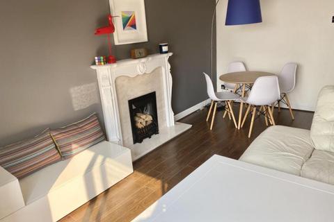 2 bedroom house to rent, Marsh Court, PUDSEY
