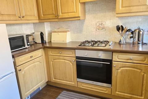 2 bedroom house to rent, Marsh Court, PUDSEY