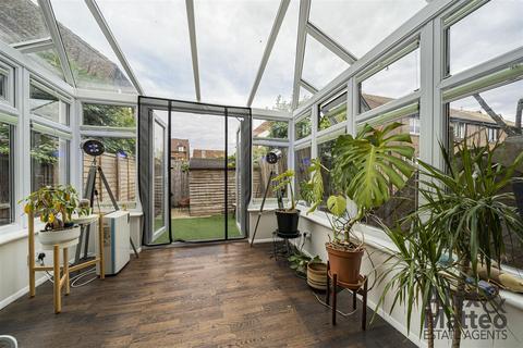2 bedroom house for sale, Somerford Way, Canada Water, SE16