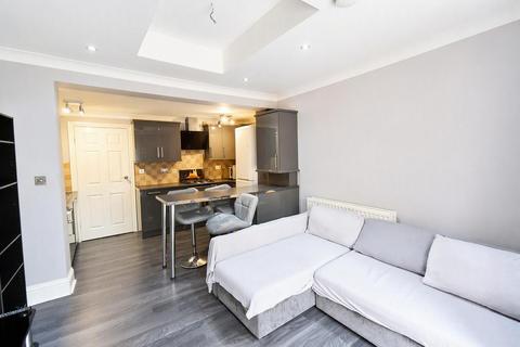 1 bedroom ground floor maisonette to rent, Rayners Lane, Harrow HA2