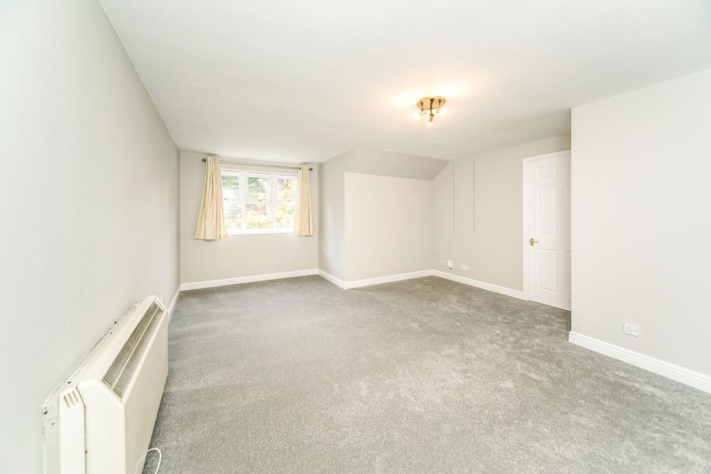 Apartment in Reading - View 2