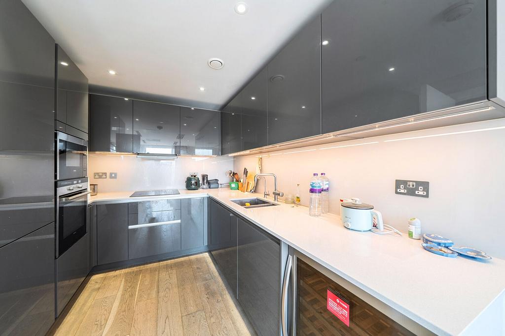Apartment in London - View 3