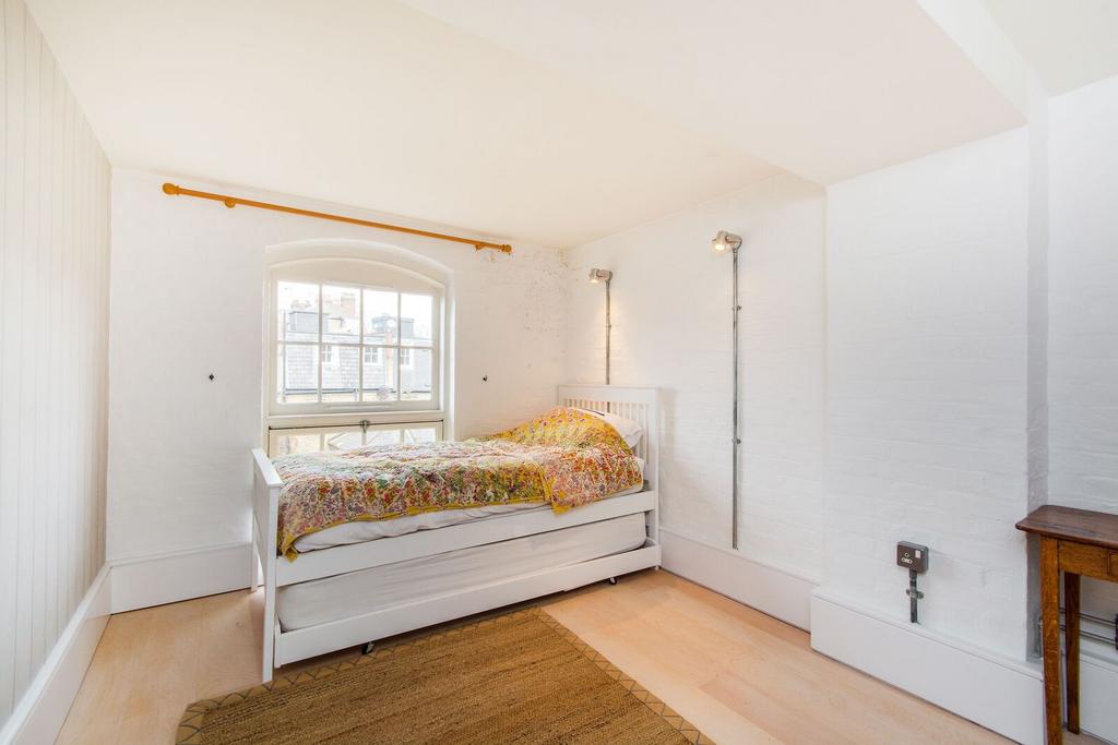Apartment in London - View 4