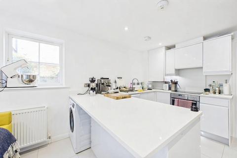 2 bedroom flat to rent, Maiden Vale, 21 Craufurd Rise, Maidenhead, Berkshire, SL6