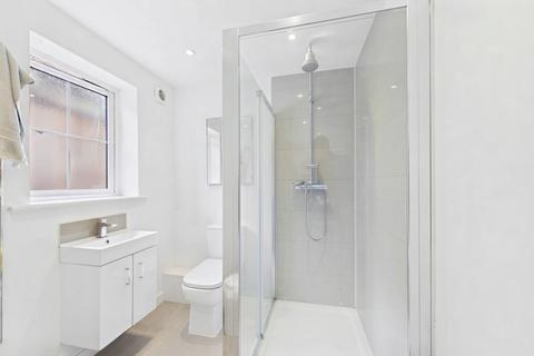 2 bedroom flat to rent, Maiden Vale, 21 Craufurd Rise, Maidenhead, Berkshire, SL6