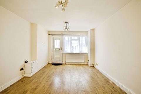 1 bedroom maisonette for sale, The Parade, North Road, Havering-Atte-Bower, Romford, RM4