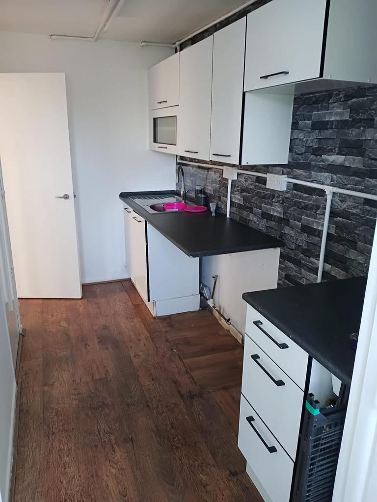Apartment in Salford, Trinity, Lower Broughton - View 4