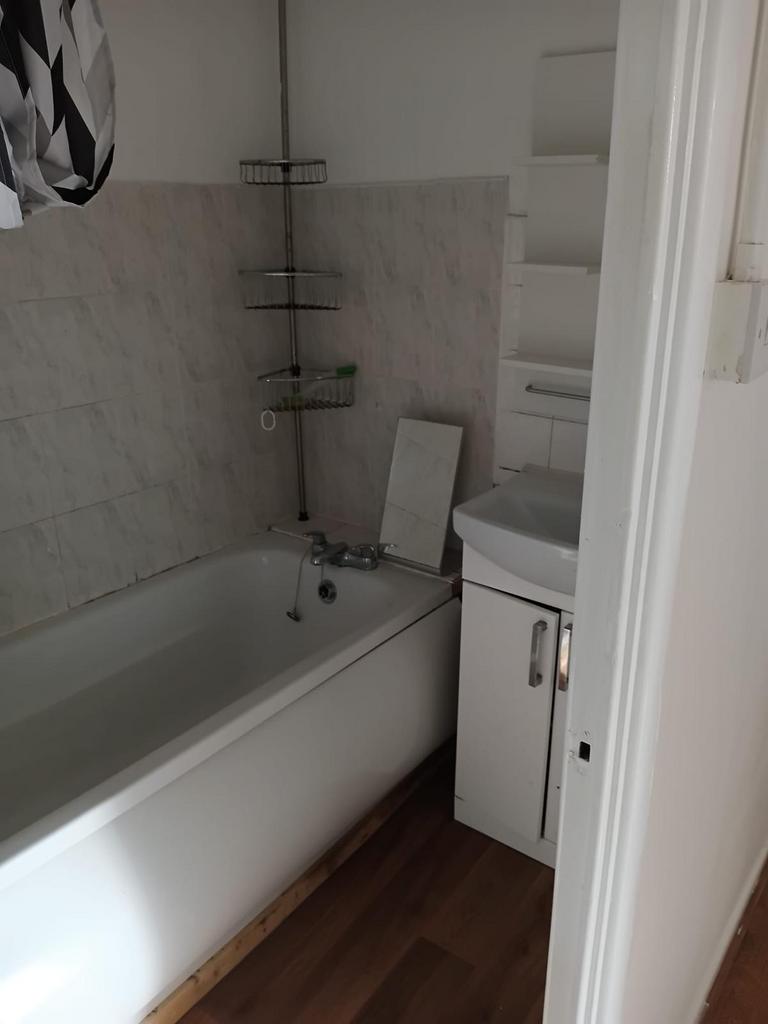 Apartment in Salford, Trinity, Lower Broughton - More