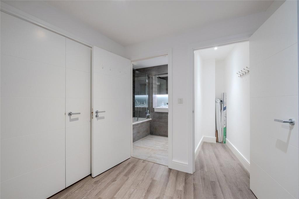 Apartment in London - View 5