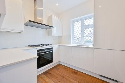 3 bedroom flat to rent, Malden Road, Worcester Park, KT4