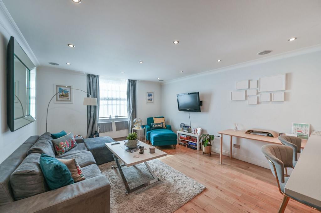 Apartment in London, Tachbrook Estate, Pimlico - View 3