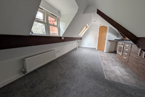 2 bedroom apartment to rent, 14 Avenue Road, Malvern, Worcestershire, WR14 3AR