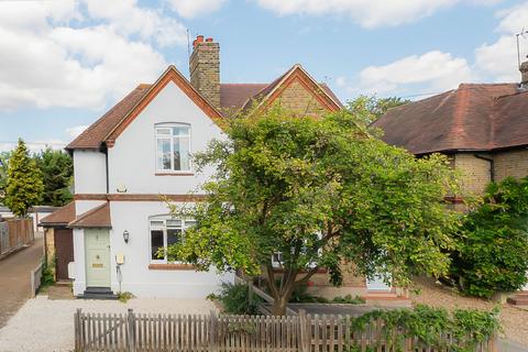 undefined, Lock Road, Richmond, TW10
