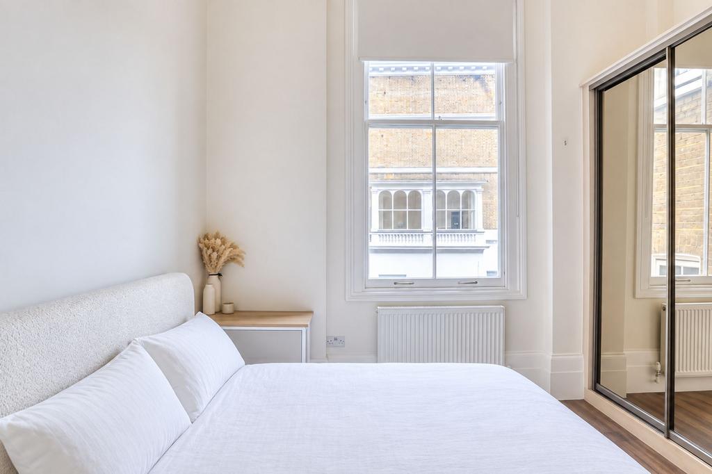 Apartment in London, South Kensington - More
