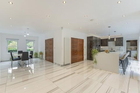 4 bedroom detached house for sale, Valley Road, Rickmansworth, WD3 4BJ