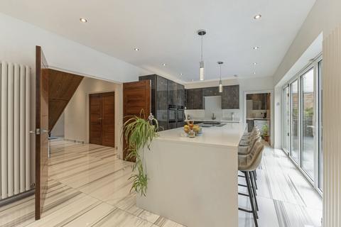 4 bedroom detached house for sale, Valley Road, Rickmansworth, WD3 4BJ