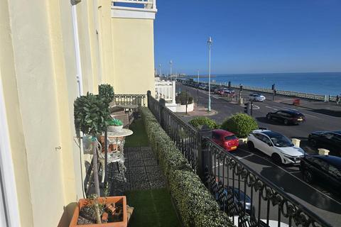 2 bedroom flat to rent, Chain Pier House, Marine Parade, Brighton