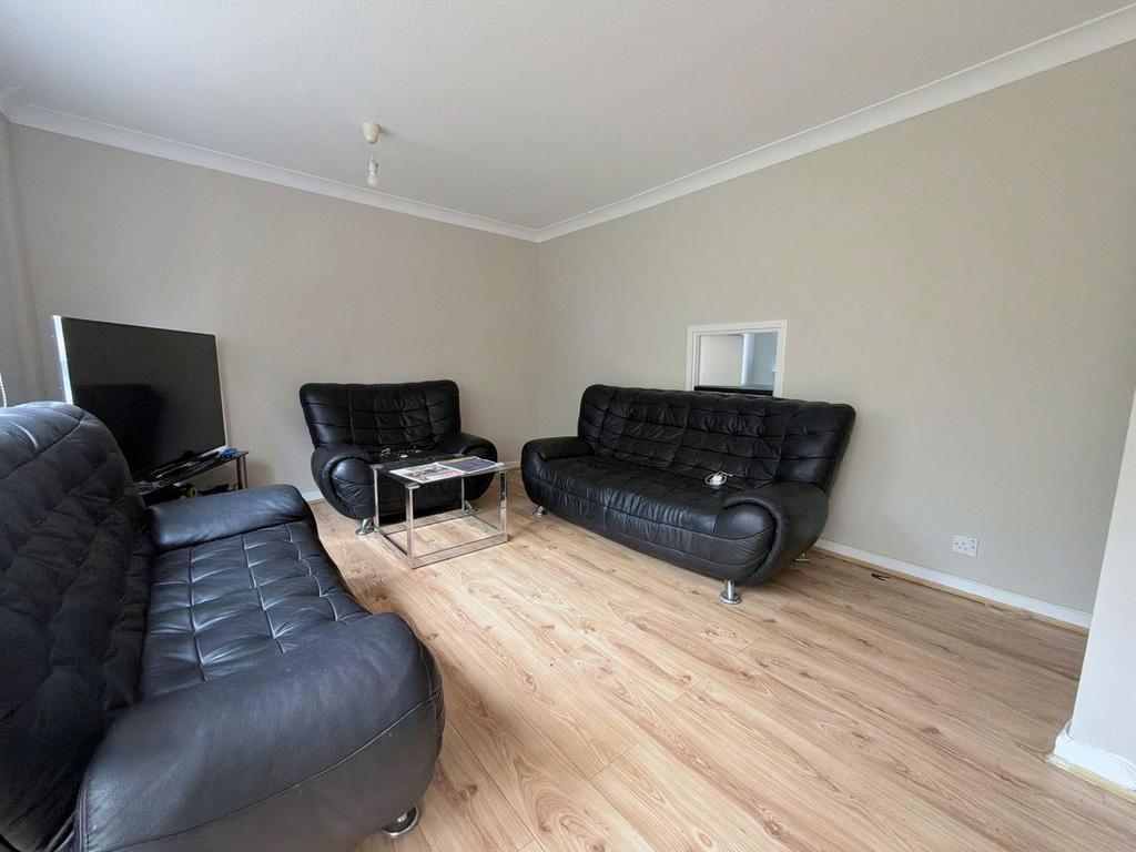 House in London - View 2