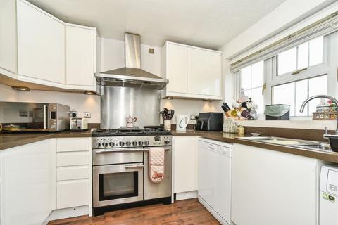3 bedroom semi-detached house for sale, Century Close, Faringdon