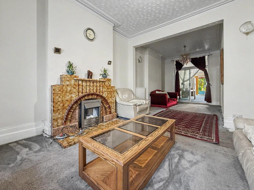 House in London - View 2