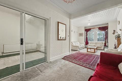 4 bedroom semi-detached house to rent, Alexandra Road, Hounslow, TW3