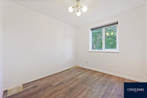 2 bedroom apartment for sale, Buckingham Avenue, Perivale, Middlesex, UB6