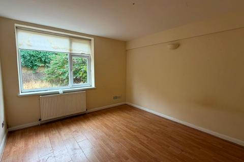 3 bedroom flat for sale, Flat 2, 69 Johnson Street, Shadwell, London, E1 0AQ