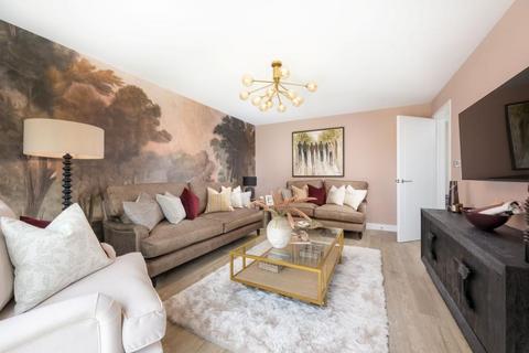 4 bedroom detached house for sale, at Abbotts Chase, Stapleford Abbotts RM4