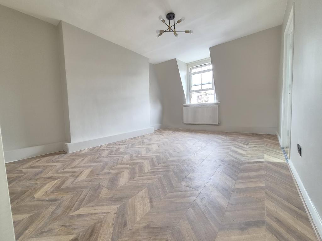 Apartment in London, Queen's Park - View 2