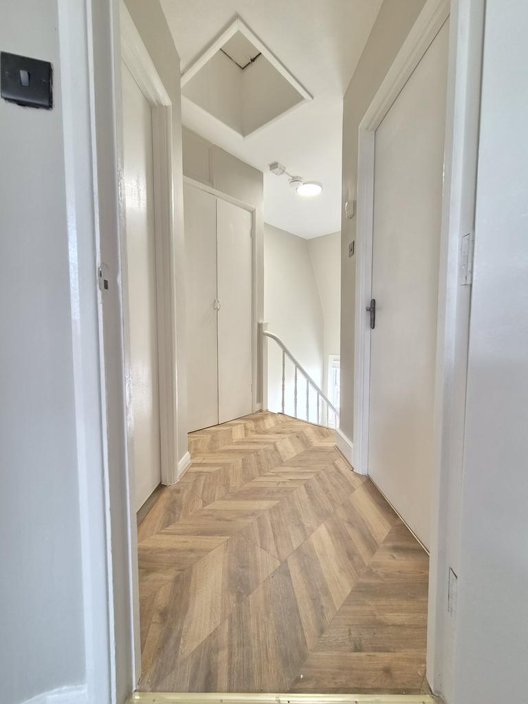 Apartment in London, Queen's Park - View 5