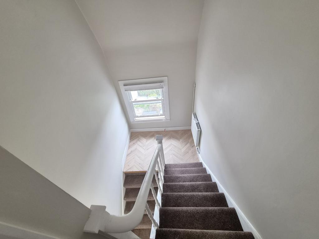 Apartment in London, Queen's Park - More
