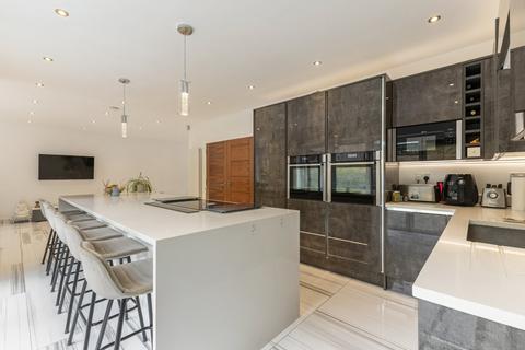 4 bedroom detached house for sale, Valley Road, Rickmansworth, Hertfordshire, WD3