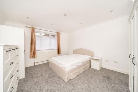 undefined, Runnymede Gardens, Twickenham TW2
