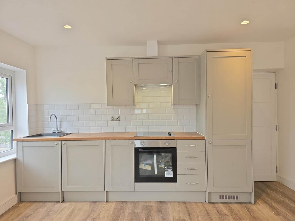 Apartment in Reading - View 3