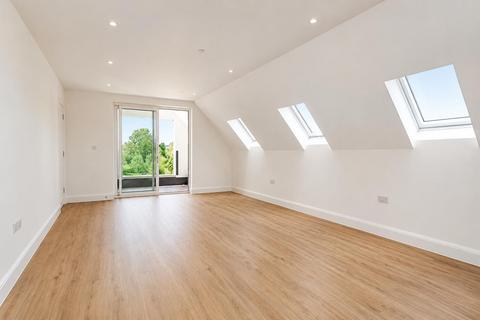 3 bedroom penthouse for sale, Brambledown Road, Sanderstead CR2