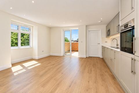 3 bedroom flat for sale, Brambledown Road, Sanderstead CR2