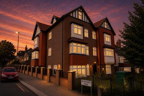 3 bedroom flat for sale, Brambledown Road, Sanderstead CR2