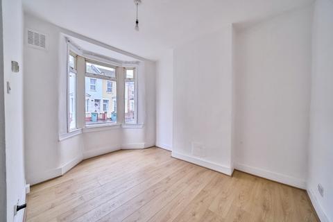 2 bedroom terraced house for sale, Tavistock Road, London, E15