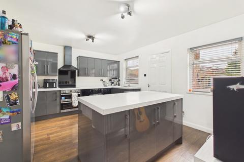2 bedroom terraced house for sale, Tickton Grove, Hull,  HU6 8NL