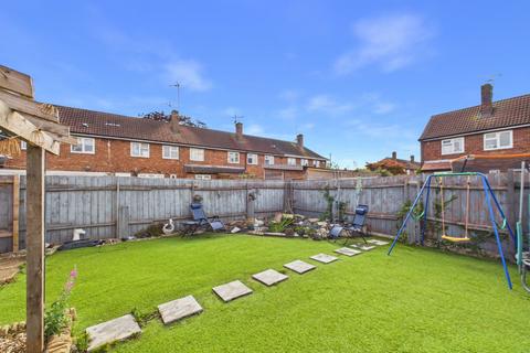 2 bedroom end of terrace house for sale, Amethyst Road, Hull, HU9 4DJ