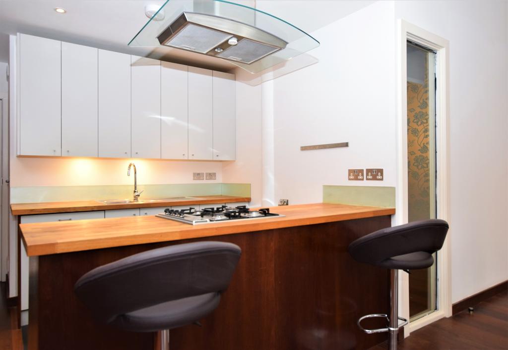 Apartment in London, Haddonhall Estate, Walworth - View 2