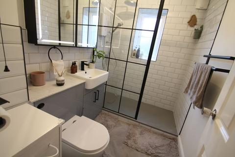 1 bedroom flat for sale, Clarence Close, Barnet, EN4