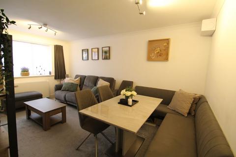 1 bedroom flat for sale, Clarence Close, Barnet, EN4
