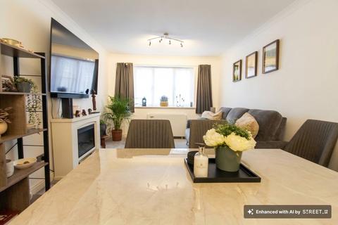 1 bedroom flat for sale, Clarence Close, Barnet, EN4