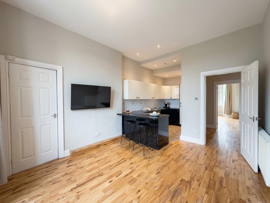 Apartment in Glasgow - View 2