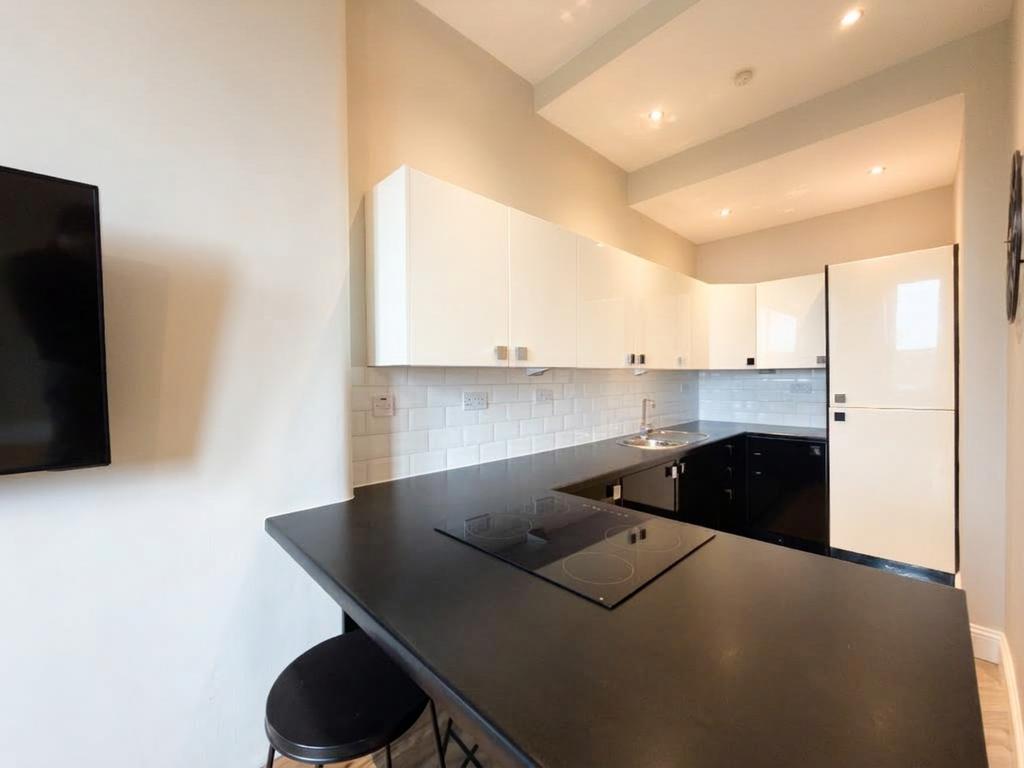 Apartment in Glasgow - View 3