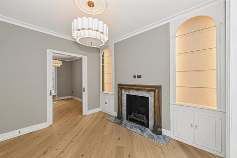 4 bedroom house to rent, Sterling Street, Knightsbridge, SW7