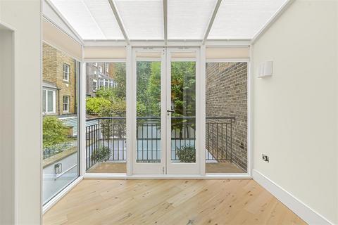 4 bedroom house to rent, Sterling Street, Knightsbridge, SW7
